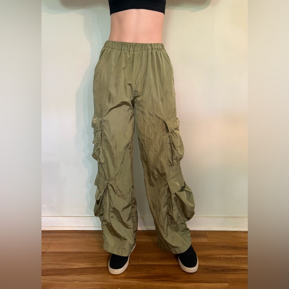 Gold Hinge, Shiny Olive Green Viral TikTok Cargo Parachute Pants, Size Small